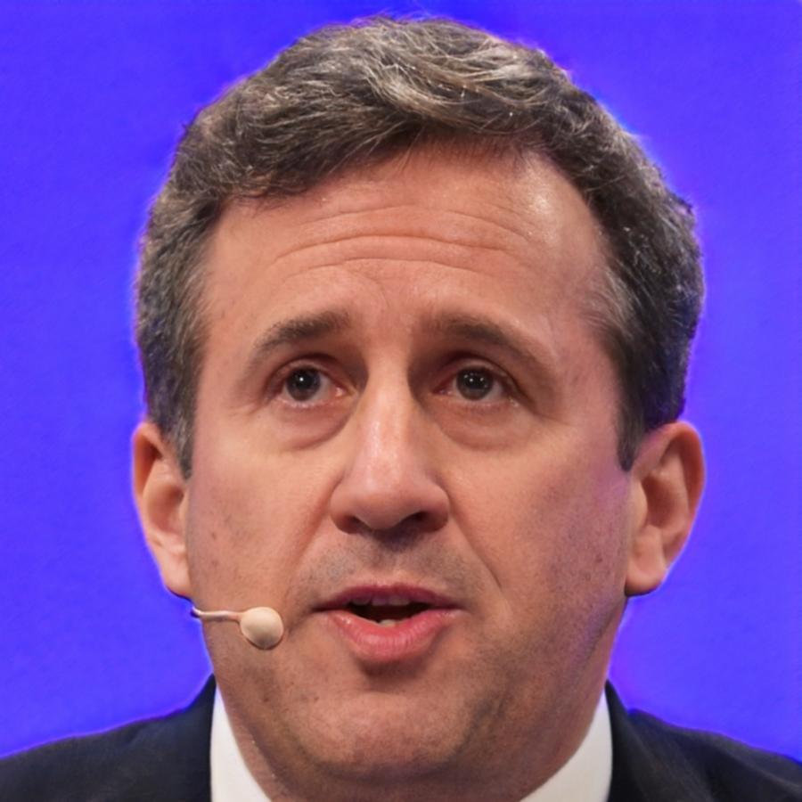 Portrait de Réginald Blanchard, spécialiste en reporting financier